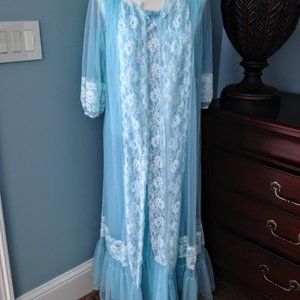 VINTAGE 50's Baby Blue Peignoir Set - Lace Trim -  Size Small